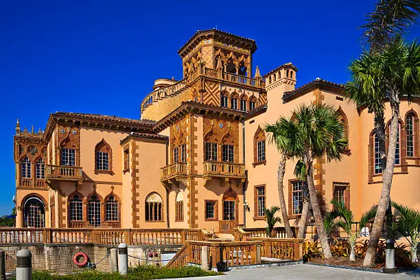 Sarasota 2 istockphoto 155134547 612x612 1