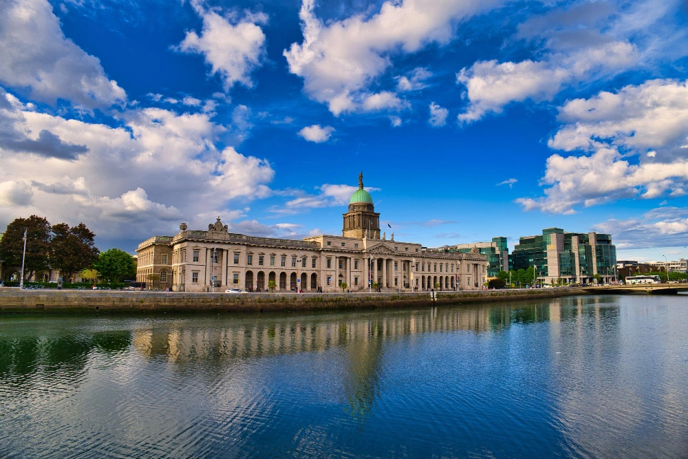 Irish law relating to Are We Dating The Same Guy posts